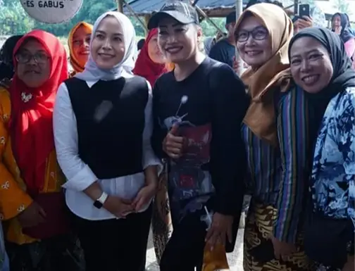 Potret bersama Wakil Bupati Boyolali dan pengelola Pasar Sawah Lapanan Ngat Legi Kiringan