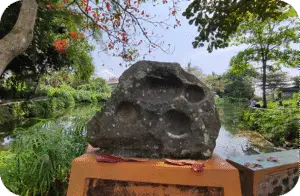 prasastiPrasasti batu Dewi Pancuran Desa Kiringan peninggalan sejarah Boyolali